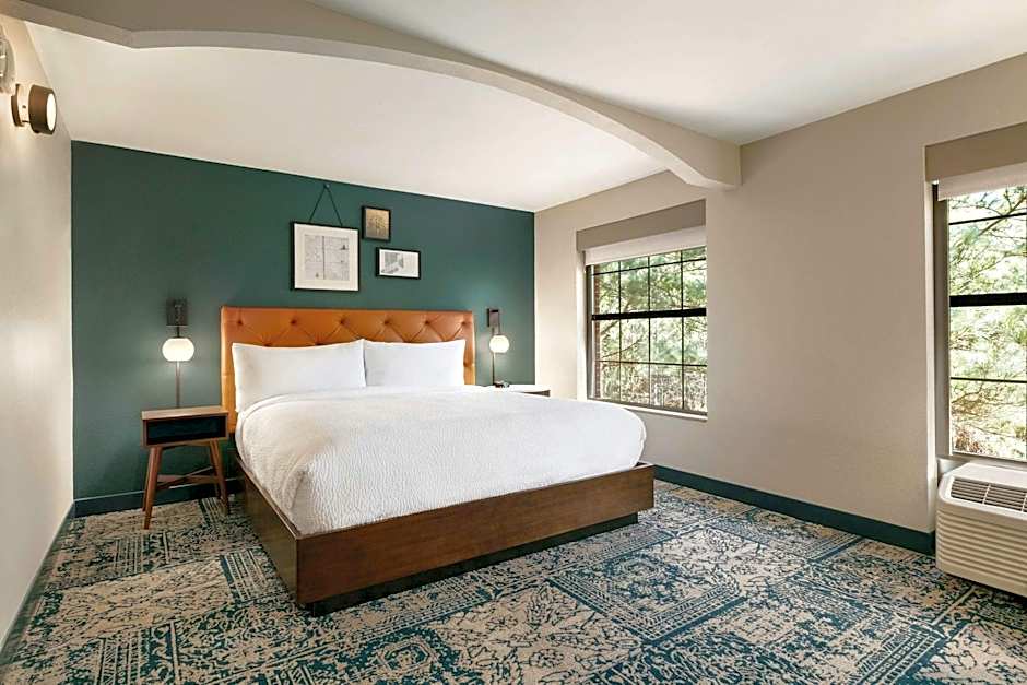 Four Points by Sheraton Raleigh Arena