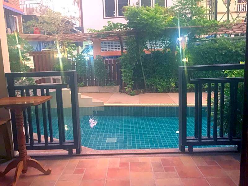 JJ Residence (somsri praditjarone company branch 1)