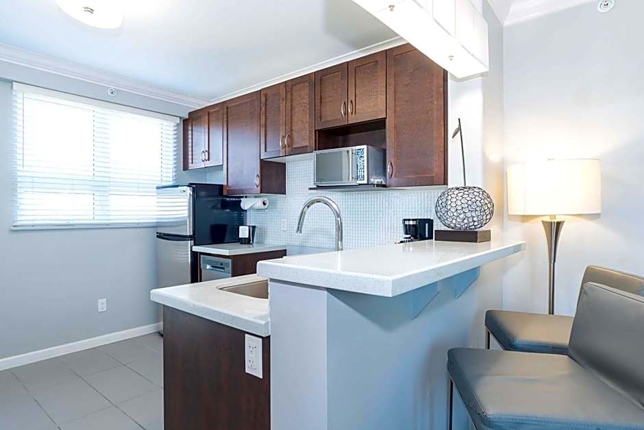 Sandman Hotel & Suites Kelowna