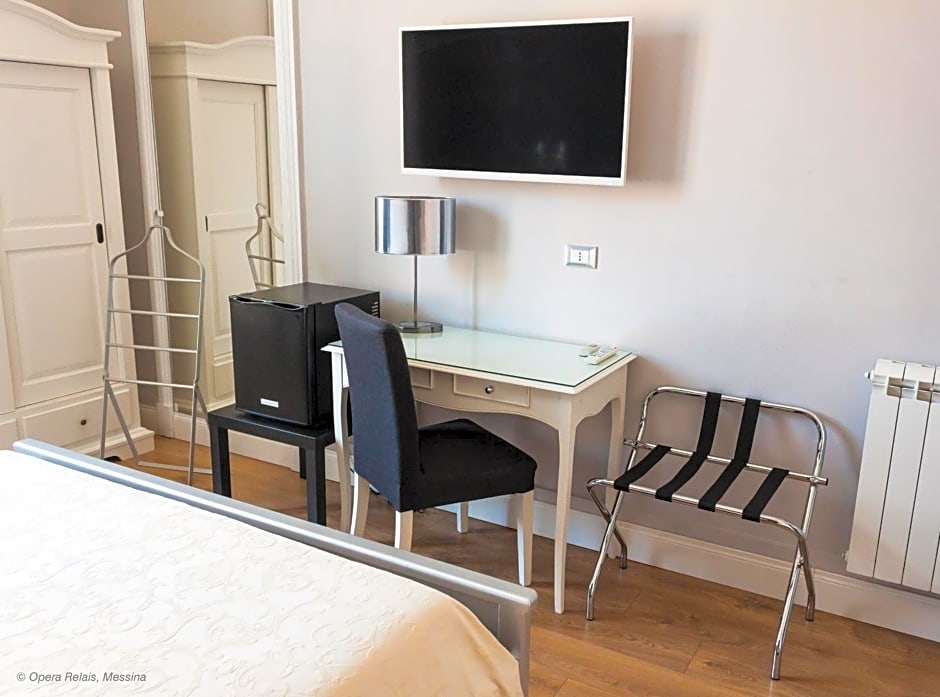 Opera Relais