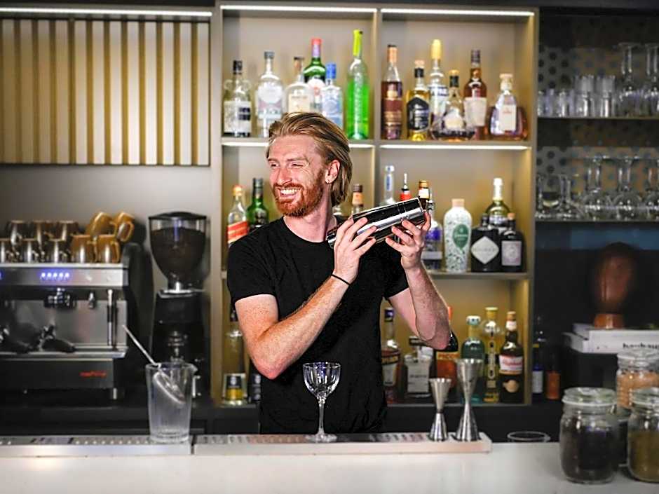 Tribe Paris La Defense Esplanade