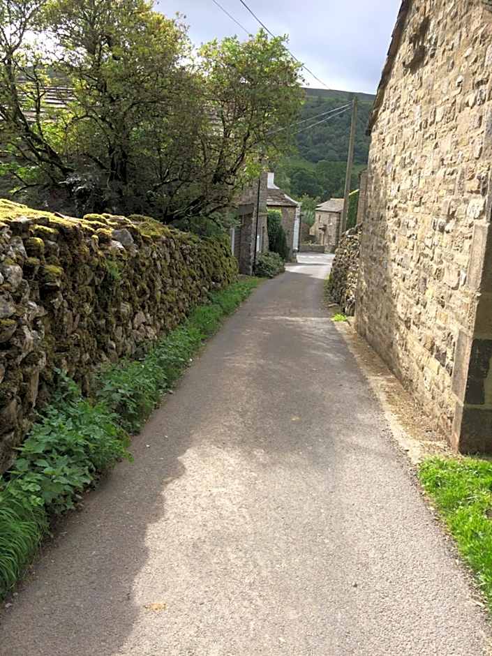 Fox and hounds starbotton