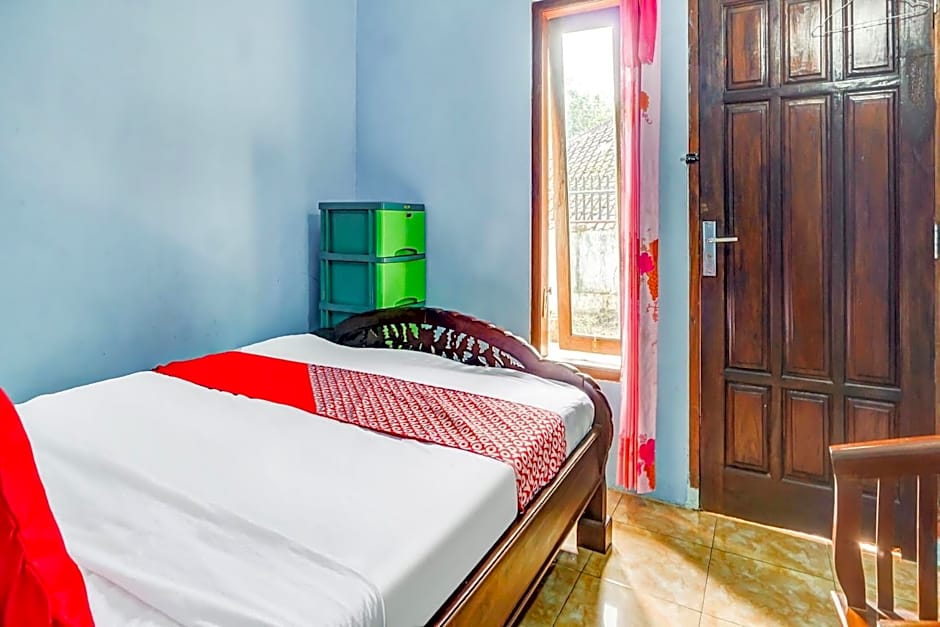 OYO Life 90879 Ara Predator Funpark