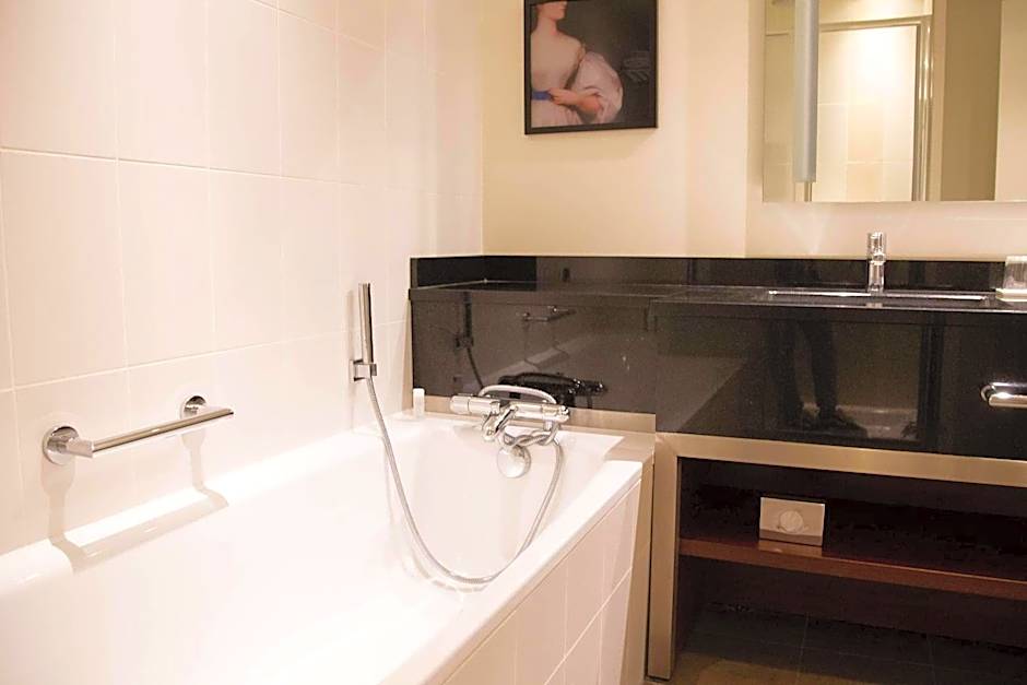 Clarion Paris CDG Airport
