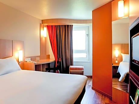 Standard Room with 1 Double Bed
