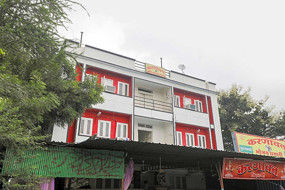 Karnawat Guest House by OYO Rooms – Indore, OH