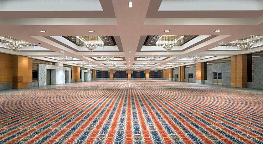 Le Meridien Surat
