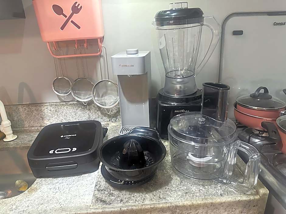 FLAT Boa Viagem - 50m da Praia - Garagem GRÁTIS - 24H CHECK IN - SEM AR CONDICIONADO