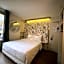 Nation Montmartre Hotel