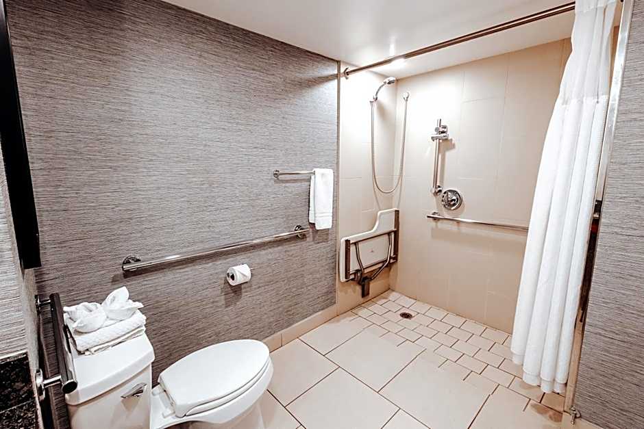 DoubleTree By Hilton Guest Suites & Conf. Center Chicago Downers Grove
