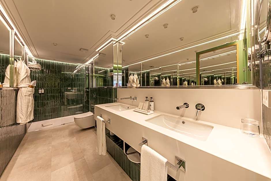 Ribera De Triana Hotel