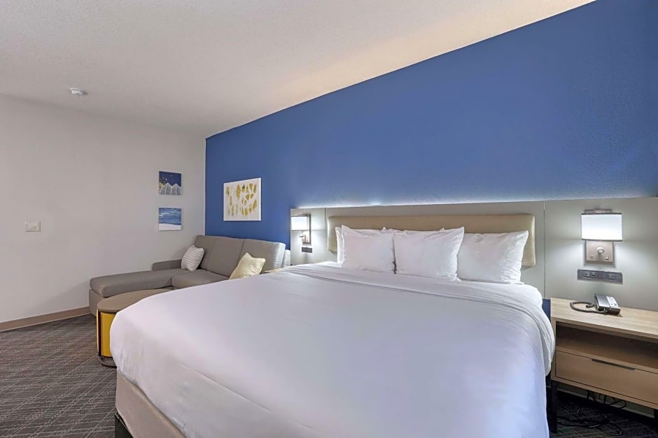 Comfort Suites Milwaukee Airport