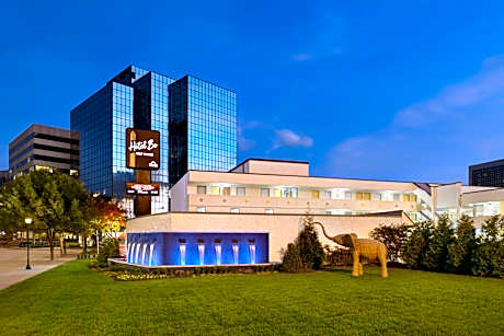 Hotel Bo, a Days Inn by Wyndham Chattanooga Downtown