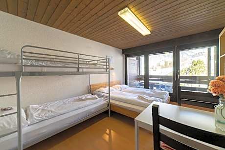 4-Bed Room with privat bathroom on same floor