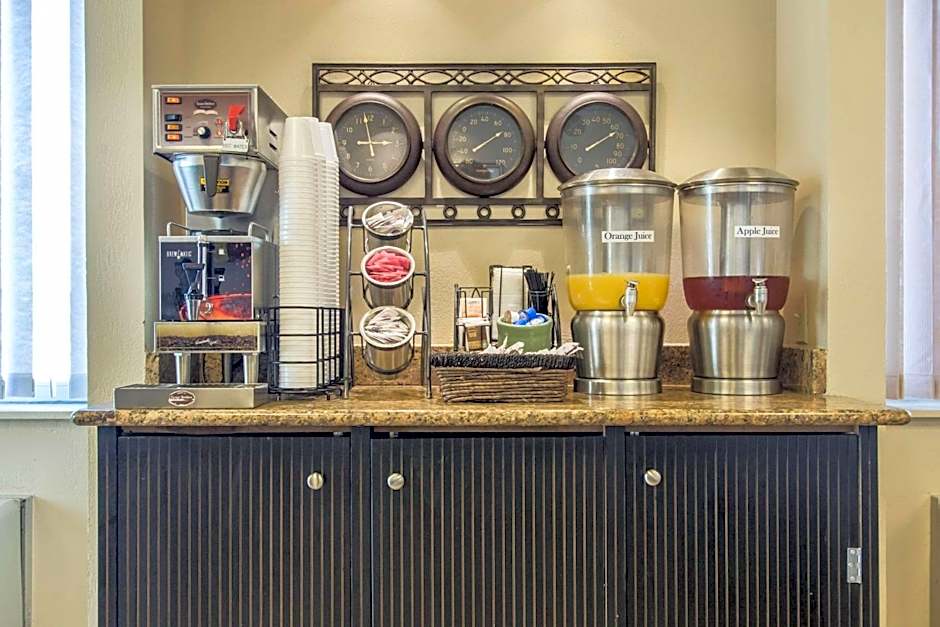 Econo Lodge Inn & Suites Joplin