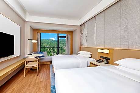 Deluxe Double Room with Two Double Beds and Mountain View
