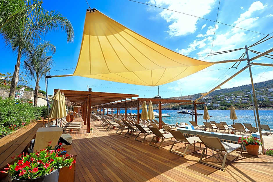 Mare Deluxe Residences  & Villas