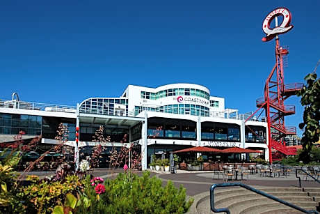 Coast Lonsdale Quay Hotel