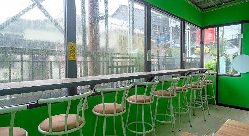 RedDoorz near Politeknik Manado