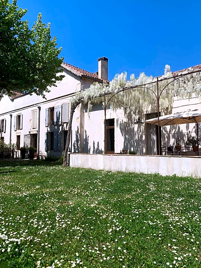 Mas Carita – Cabannes, Bouches-du-Rhône, NY
