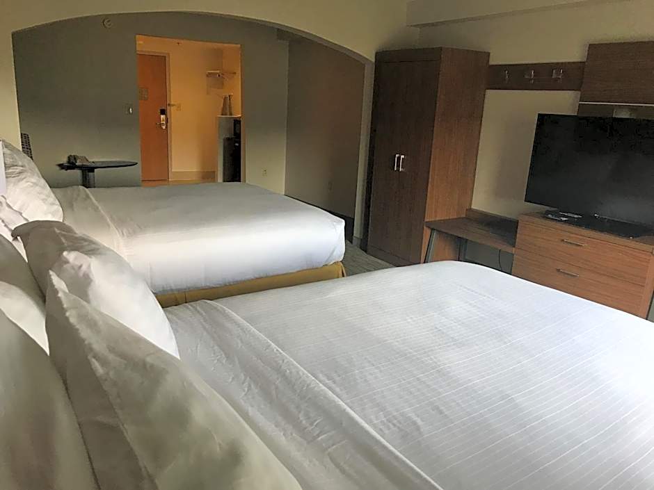 Holiday Inn Express Hotel & Suites Louisville East By IHG