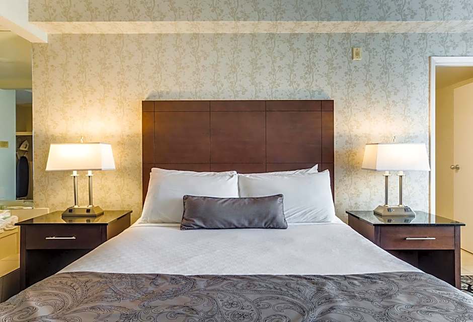 Monte Carlo Inns Oakville Suites