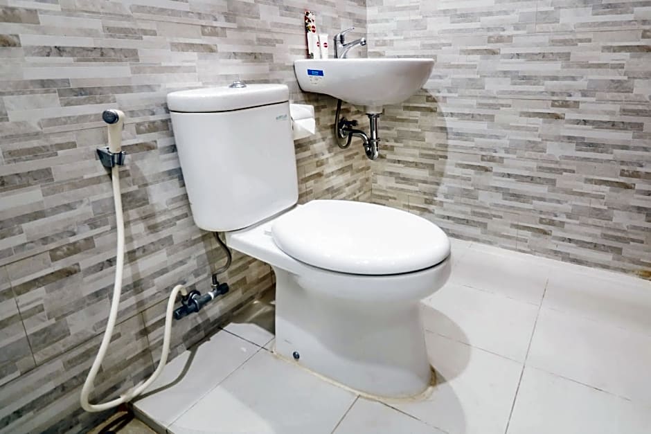 OYO 1200 Kencana Residence