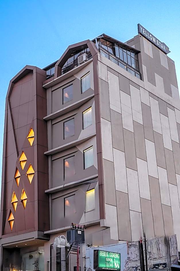 Yellow Star Gejayan Hotel