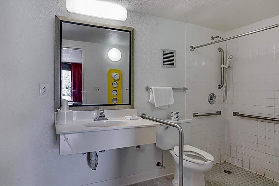 Motel 6-Little Rock, AR - West