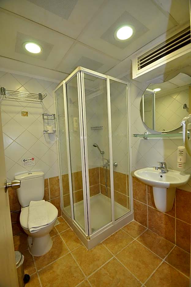 Almena Hotel