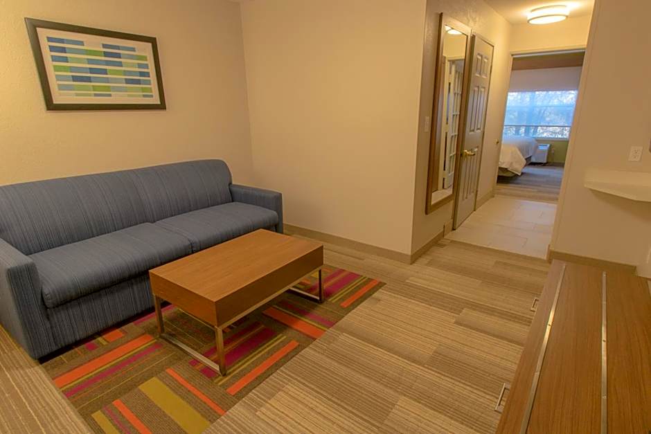 Holiday Inn Express & Suites Manassas By IHG