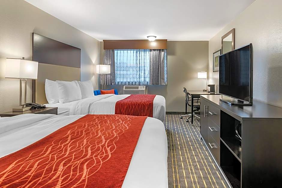 Comfort Inn & Suites Tigard near Washington Square