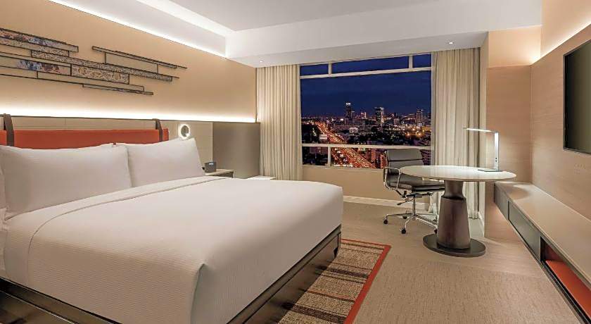 DoubleTree by Hilton Bangkok Ploenchit