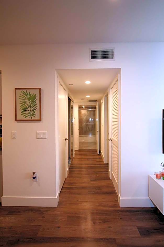 Los Angeles Premium Suites with Free Parking