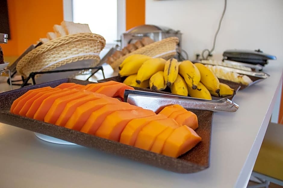 VOA Business Supreme Choice Hotel