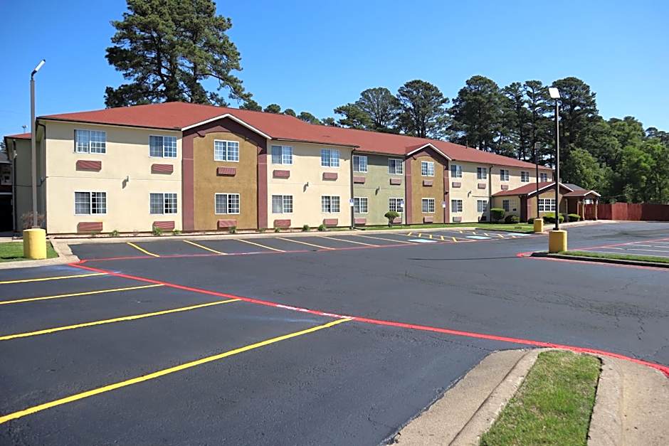 HomeTown Inn & Suites