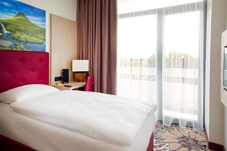 Standard Single Room with Spa Access
