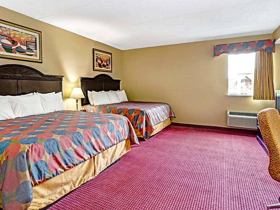 Days Inn & Suites by Wyndham Jeffersonville IN