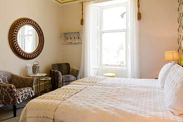 The Merryburn - Rooms and Courtyard Studios