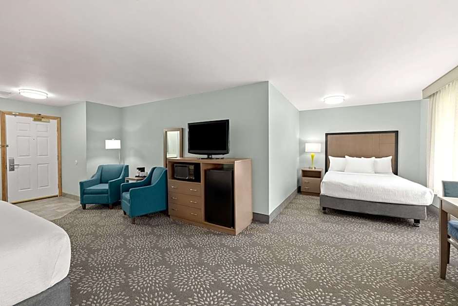 La Quinta Inn & Suites by Wyndham Newport