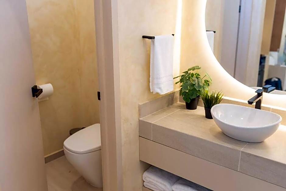 Presidential Studio with Gated Parking at Casas Sanblu