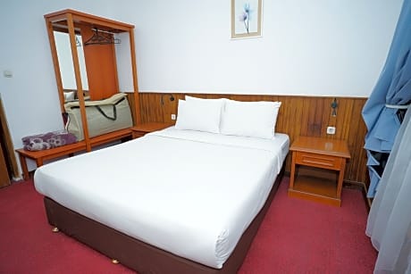 Bungalow King Size Bed