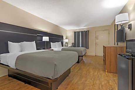 2 Double Beds Smoking