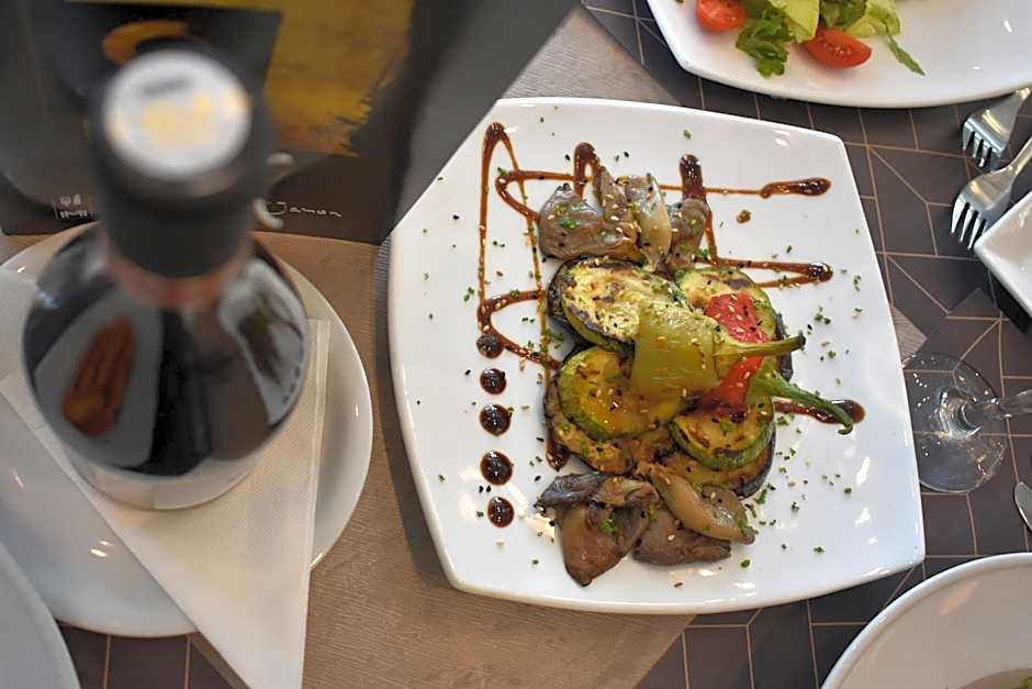 ATHENIAN MONTAZA HOTEL