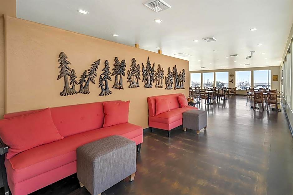 Best Western Plus Northwoods Inn