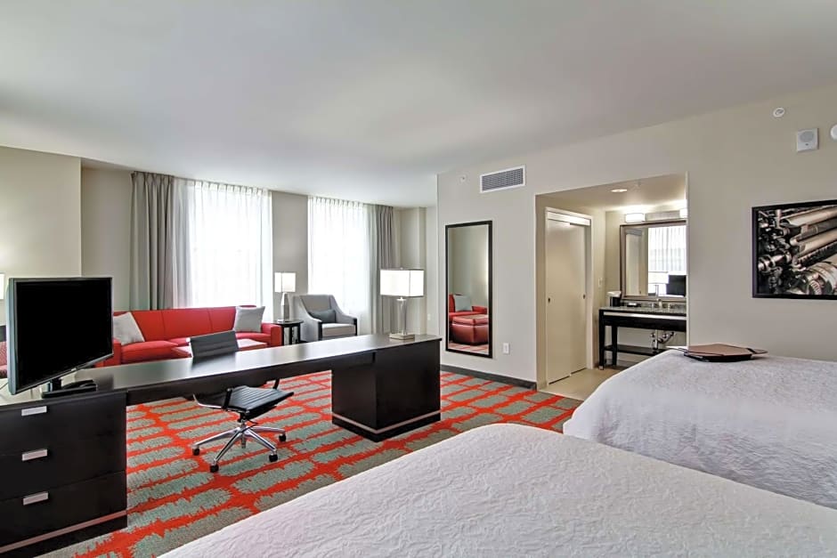 Hampton Inn By Hilton And Suites Downtown Cincinnati