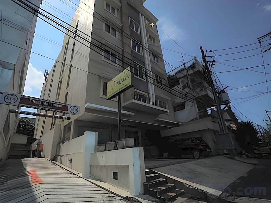 Townhouse Oak Hotel Niaga Surabaya