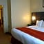 Country Inn & Suites by Radisson, Clinton, IA