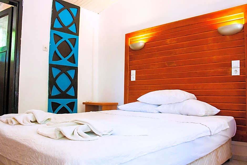 Naz Beach Bungalow Hotel in Antalya