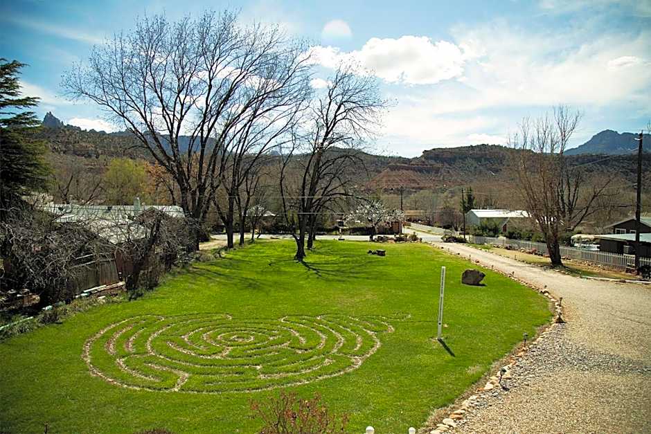 2 Cranes Inn - Zion